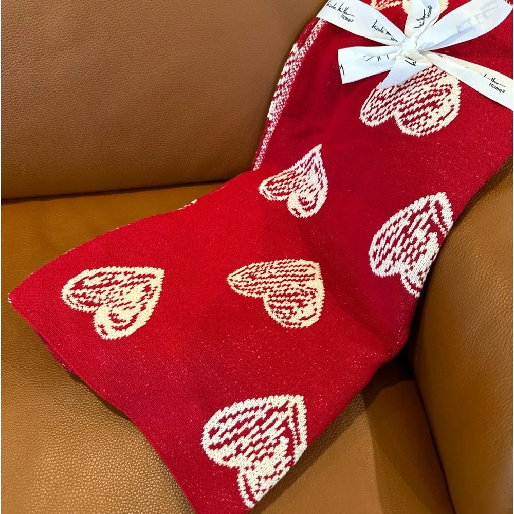 Nicole Miller Valentine’s Day heart knit blanket decorative throw